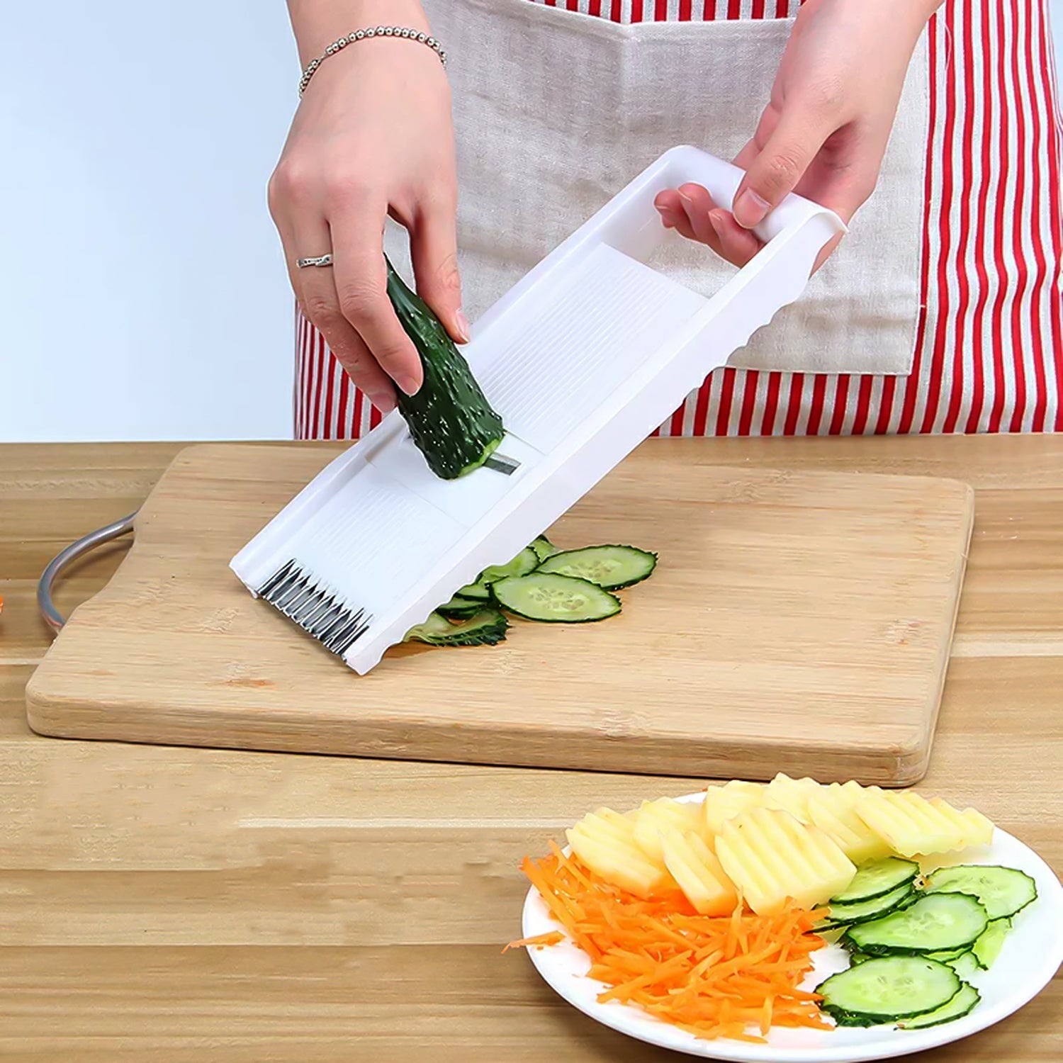 3 In 1 Kitchen Set Grater Base Slicing Attachment And Peeler (3 Pcs Set) 3 In 1 Kitchen Set Grater Base Slicing Attachment And Peeler (3 Pcs Set)
